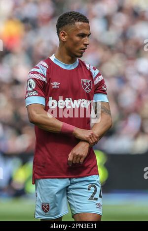 Thilo Kehrer #24 von West Ham United während des Premier League-Spiels West Ham United gegen Arsenal im London Stadium, London, Großbritannien, 16. April 2023 (Foto: Arron Gent/News Images) Stockfoto