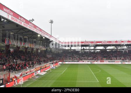 Berlin, Deutschland. 16. April 2023. Berlin, Deutschland. April 16. 2023: Ein allgemeiner Blick auf das Stadion während des Spiels Bundesliga - 1. FC Union Berlin gegen VfL Bochum - an der Alten Foersterei. Berlin, Deutschland. (Ryan Sleiman /SPP) Guthaben: SPP Sport Press Photo. Alamy Live News Stockfoto