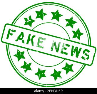 Grunge grünes falsches Nachrichtenwort mit Sternsymbol, runder Gummisiegelstempel auf weißem Hintergrund Stock Vektor