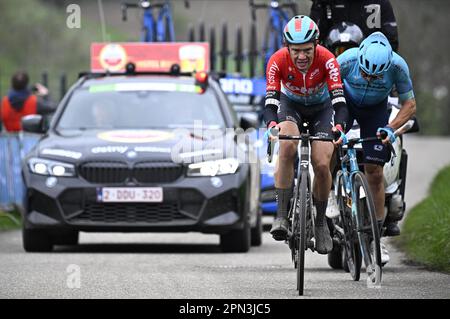 Valkenburg, Niederlande. 16. April 2023. Dänischer Andreas Kron von Lotto-Dstny und Kasachisch Alexey Lutsenko von Astana Kasachstan, die während des eintägigen Radrennen „Amstel Gold Race“ in Aktion während der Männerelite, 253, 6 km von Maastricht nach Valkenburg, Niederlande, Sonntag, 16. April 2023, gezeigt wurden. BELGA FOTO JASPER JACOBS Kredit: Belga News Agency/Alamy Live News Stockfoto