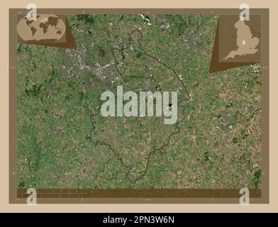 Warwickshire, Verwaltungsbezirk England - Großbritannien. Satellitenkarte mit niedriger Auflösung. Eckkarten für zusätzliche Standorte Stockfoto