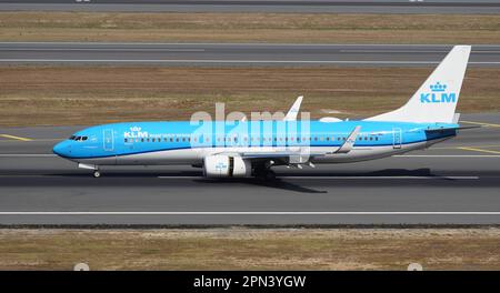 ISTANBUL, TURKIYE - 06. AUGUST 2022: KLM Boeing 737-8K2 (63624) Landung zum internationalen Flughafen Istanbul Stockfoto