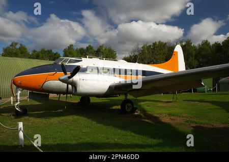 De Havilland DH 104 Dove, G-ANUW, East Midland Aeropark, Stockfoto