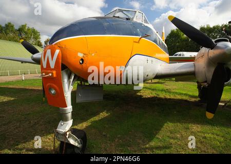 De Havilland DH 104 Dove, G-ANUW, East Midland Aeropark, Stockfoto