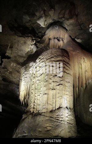 Prometheus Höhle - Kumistavi Höhle in Georgia Stockfoto