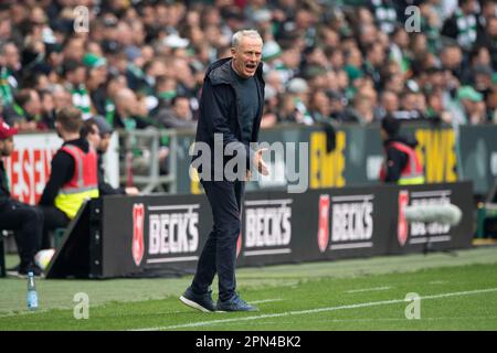 Coach Christian STREICH (FR), Gesten, gesticulates, Soccer 1. Bundesliga, 28. Spieltag, SV Werder Bremen (HP) - SC Freiburg (FR) 1: 2 Uhr am 16. April 2023 in Bremen. DFL-Vorschriften verbieten die Verwendung von Fotos als Bildsequenzen und/oder quasi-Video Stockfoto