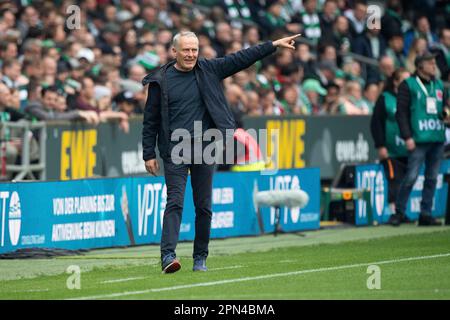 Coach Christian STREICH (FR), Gesten, gesticulates, Soccer 1. Bundesliga, 28. Spieltag, SV Werder Bremen (HP) - SC Freiburg (FR) 1: 2 Uhr am 16. April 2023 in Bremen. DFL-Vorschriften verbieten die Verwendung von Fotos als Bildsequenzen und/oder quasi-Video Stockfoto