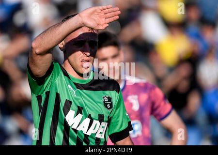 Reggio Emilia, Italien. 16. April 2023. Davide Frattesi von US Sassuolo während des Fußballspiels der Serie A zwischen US Sassuolo und dem FC Juventus im Stadion Citta del Tricolore in Reggio Emilia (Italien), April 16. 2023. Kredit: Insidefoto di andrea staccioli/Alamy Live News Stockfoto