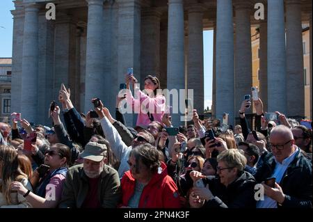 09. April 2023 - Vatikan: Papst Franziskus leitet die Heilige Messe und segnet Urbi et Orbi, Ostersonntag in St. Peters Platz. © Andrea Sabbadini Stockfoto