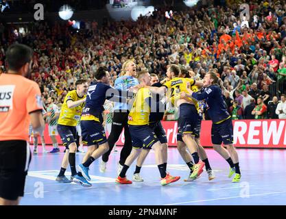 Final Jubilation Team RNL, Left to Right Niklas MICHALSKI (RNL), Patrick GROETZKI (RNL), Goalwart Mikael APPELGREN (RNL), Ymir Oern GISLASON (RNL), Albin LAGERGREN (RNL), final, SC Magdeburg (MD) – Rhine-Neckar-Handball (16. 15. April 2023 – 2023. April), DHB – Four Cup, 16. 2023 in Köln/Deutschland. Stockfoto