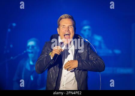 Berlin, Deutschland. 16. April 2023. Dieter Bohlen tritt beim Eröffnungskonzert seiner Comeback-Tour in der Max-Schmeling-Halle auf. Kredit: Christoph Soeder/dpa/Alamy Live News Stockfoto