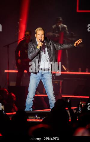 Berlin, Deutschland. 16. April 2023. Dieter Bohlen tritt beim Eröffnungskonzert seiner Comeback-Tour in der Max-Schmeling-Halle auf. Kredit: Christoph Soeder/dpa/Alamy Live News Stockfoto