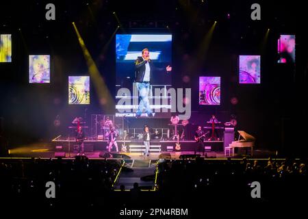 Berlin, Deutschland. 16. April 2023. Dieter Bohlen tritt beim Eröffnungskonzert seiner Comeback-Tour in der Max-Schmeling-Halle auf. Kredit: Christoph Soeder/dpa/Alamy Live News Stockfoto