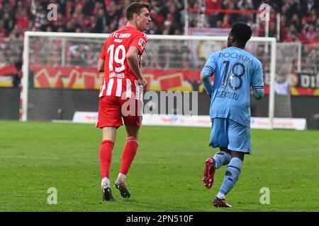 Berlin, Deutschland. 16. April 2023. Berlin, Deutschland. April 16. 2023: Janik Haberer (19) vom 1. FC Union Berlin und Jordi Osei-Tutu (18) vom VfL Bochum tauschen während des Spiels Bundesliga - 1 Wörter aus. FC Union Berlin gegen VfL Bochum - an der Alten Foersterei. Berlin, Deutschland. (Ryan Sleiman /SPP) Guthaben: SPP Sport Press Photo. Alamy Live News Stockfoto