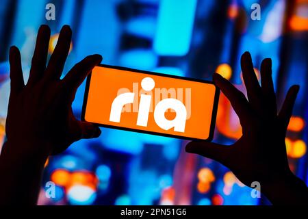 Brasilien. 16. April 2023. In dieser Abbildung wird das Ria Money Transfer Logo auf einem Smartphone-Bildschirm angezeigt. (Kreditbild: © Rafael Henrique/SOPA Images via ZUMA Press Wire) NUR REDAKTIONELLE VERWENDUNG! Nicht für den kommerziellen GEBRAUCH! Stockfoto