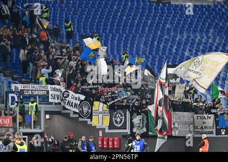 Stadio Olimpico, Rom, Italien. 16. April 2023. Serie A Fußball; Roma gegen Udinese; Udinesische Fans Kredit: Action Plus Sports/Alamy Live News Stockfoto