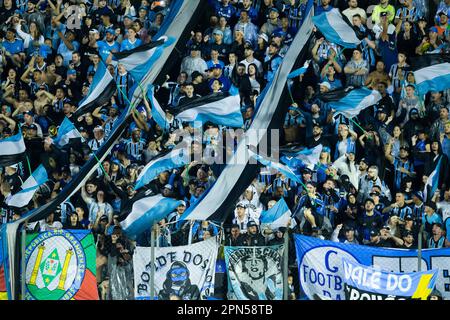 Caxias Do Sul, Brasilien, 16. April 2023. Fans von Gremio während des Spiels zwischen Gremio und Santos für die brasilianische Serie A 2023 im Alfredo Jaconi Stadium am 16. April in Caxias do Sul. Foto: Richard Ducker/DiaEsportivo/Alamy Live News Stockfoto