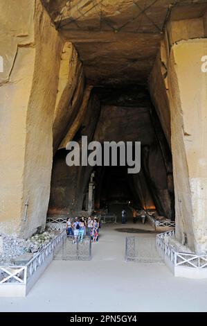 Friedhof Fontanelle, historischer Friedhof im unterirdischen Höhlensystem, Neapel, Kampanien, Italien Stockfoto