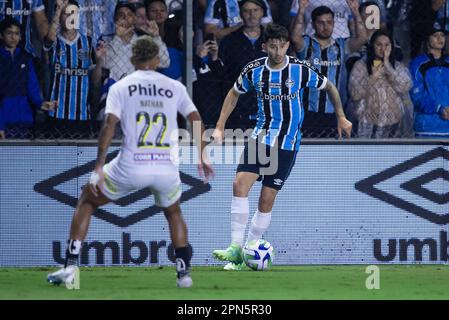 Caxias Do Sul, Brasilien, 16. April 2023. Mathias Villasanti von Gremio, während des Spiels zwischen Gremio und Santos für die brasilianische Serie A 2023, am 16. April im Alfredo Jaconi Stadium in Caxias do Sul. Foto: Richard Ducker/DiaEsportivo/Alamy Live News Stockfoto