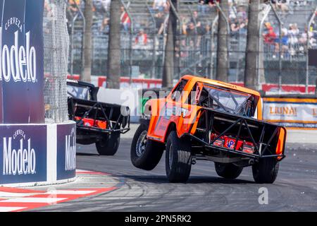 Long Beach, Kalifornien, USA. 16. April 2023. Die Straßen von Long Beach sind Austragungsort der Stadion Super Trucks für den Acura Grand Prix von Long Beach in Long Beach, CA, USA. (Kreditbild: © Walter G. Arce Sr./ZUMA Press Wire) NUR REDAKTIONELLE VERWENDUNG! Nicht für den kommerziellen GEBRAUCH! Kredit: ZUMA Press, Inc./Alamy Live News Stockfoto