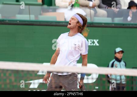 Monaco, Monaco. 15. April 2023. MONACO, Monte Carlo 15. April 2023; Halbfinale im Tennisturnier im Monte Carlo Tennis Club zwischen Taylor FRITZ (USA) und Andrey RUBLEV (Russland). Court Rainier III, ROLEX Monte-Carlo Masters 1000, Halbfinale, Andrey Rublev gegen Taylor Fritz April 15 2023., Bild und Copyright Thierry CARPICO/ATP images (CARPICO Thierry/ATP/SPP). Kredit: SPP Sport Press Photo. Alamy Live News Stockfoto