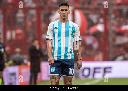 Ciudad De Avellaneda, Argentinien. 16. April 2023. Matias Rojas vom Racing Club schaut bei einem Liga Profesional 2023 Match zwischen Independiente und Racing Club im Estadio Libertadores de America vorbei. Endstand: Independiente 1:1 Racing Club (Foto: Manuel Cortina/SOPA Images/Sipa USA). Gutschrift: SIPA USA/Alamy Live News Stockfoto