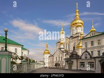 Draufsicht von Pochaev Lavra nach Pochaev, einer Stadt in der Westukraine. Stockfoto