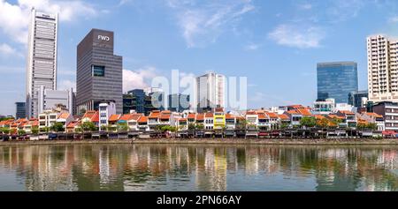 Gebäude entlang des Singapore River Stockfoto