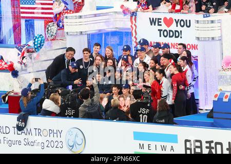 Tokio, Japan. 15. April 2023. Allgemeine Ansicht Abbildung Skating : Trophäe der ISU-Weltmannschaft in der Abbildung Skaten 2023 Paar Freilauf im Tokyo Gymnasium in Tokio , Japan . Kredit: Yohei Osada/AFLO SPORT/Alamy Live News Stockfoto