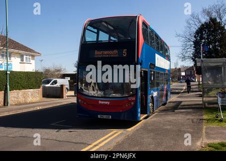 Morebus-Busse in Kinson, Bournemouth 2023 Stockfoto