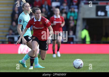 Leigh, England, 15. April 2023: Ella Toone (7 Manchester United) bereitet sich auf die Überfahrt während des Halbfinales der Damen FACup zwischen Manchester United und BrightonHA im Leigh Sports Village Park in Leigh, England, vor. (MHodsman/SPP) Stockfoto