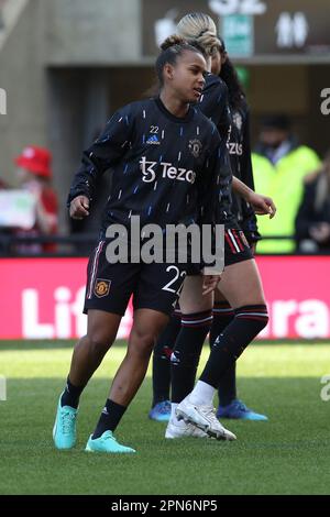 Leigh, Großbritannien. 15. April 2023. Nikita Parris (22 Manchester United)Frauen FACup Halbfinale zwischen Manchester United und BrightonHA im Leigh Sports Village Park in Leigh, England. (MHodsman/SPP) Kredit: SPP Sport Press Photo. Alamy Live News Stockfoto