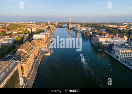 Luftaufnahme der Spree in der Nähe des Treptower Parks, Berlin Stockfoto