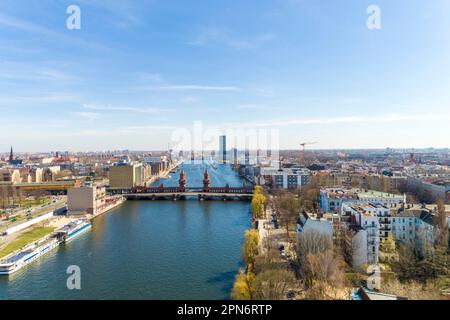 Oberbaumbrücke in Friedrichshain., Berlin Stockfoto