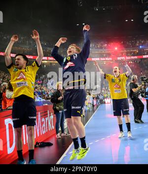 Final Jubilation RNL, Left to Right Patrick GROETZKI (RNL), Benjamin HELANDER (RNL), Juri KNORR (RNL) Finale, Rhein-Neckar Loewen (RNL) vs SC Magdeburg (MD) 36:24 NS, am 16. April 2023 Handball DHB Cup Final Four 2023, 15. - 16. April 2023 in Köln/Deutschland. Stockfoto