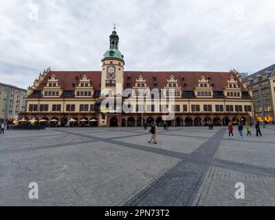 LEIPZIG, DEUTSCHLAND – 23. NOVEMBER 2022: Herrliche deutsche Architektur auf den Straßen Leipzigs Stockfoto