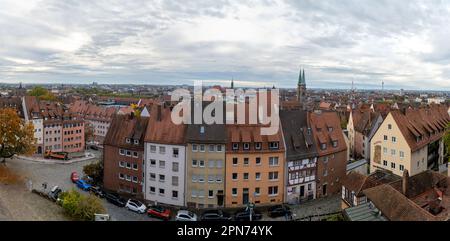 Panoramablick über die Stadt Nürnberg. Gebäude mit typisch deutscher Architektur. Stockfoto