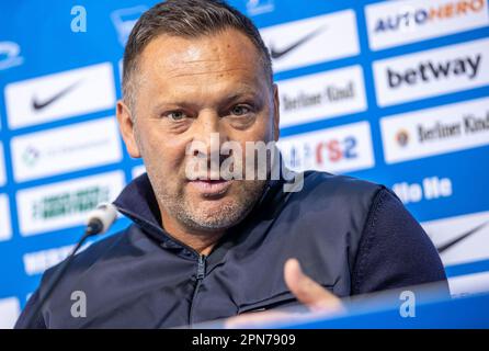 Berlin, Deutschland. 17. April 2023. Fußball, Bundesliga, Hertha BSC, Pressekonferenz. Der neu ernannte Cheftrainer Pal Dardai spricht auf einer Pressekonferenz. Kredit: Andreas Gora/dpa/Alamy Live News Stockfoto