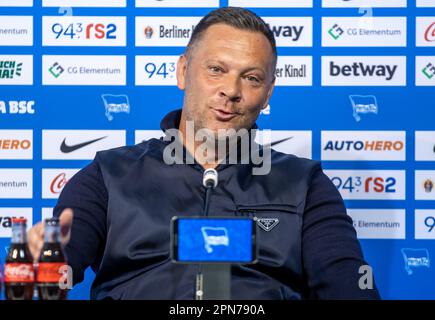 Berlin, Deutschland. 17. April 2023. Fußball, Bundesliga, Hertha BSC, Pressekonferenz. Der neu ernannte Cheftrainer Pal Dardai spricht auf einer Pressekonferenz. Kredit: Andreas Gora/dpa/Alamy Live News Stockfoto