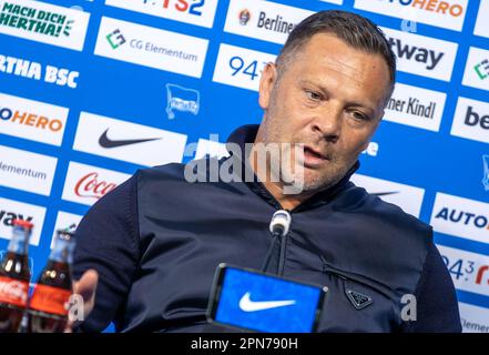 Berlin, Deutschland. 17. April 2023. Fußball, Bundesliga, Hertha BSC, Pressekonferenz. Der neu ernannte Cheftrainer Pal Dardai spricht auf einer Pressekonferenz. Kredit: Andreas Gora/dpa/Alamy Live News Stockfoto