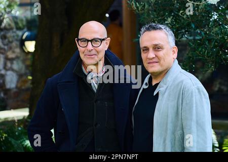 Der renommierte Schauspieler und Filmemacher Stanley Tucci war in Fife, um seinen Regisseur-Debüt-Film einem ausverkauften Publikum vorzustellen. Joe Russo vor dem Byre Theatre. Stockfoto