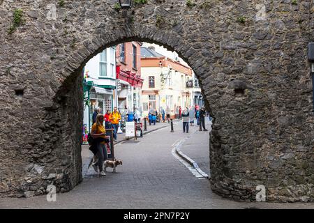 Die Stadtmauern von Tenby sind mittelalterliche Verteidigungsstrukturen der Kategorie I rund um die Stadt Tenby in Pembrokeshire. Ummauerte Stadt, Stadtmauern, Stockfoto