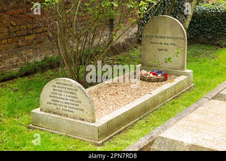 Das Grab von Kapitän George Vancouver (22. Juni 1757 – 10. Mai 1798), der ein britischer Offizier der Royal Navy war. Friedhof der Peterskirche, Petersham, Richmond upon Thames. Nach London. UK. (134) Stockfoto