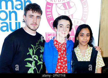 (Von links nach rechts) Paul Mescal, Patsy Ferran und Anjana Vasan nehmen an den jährlichen Critics' Circle Theatre Awards am Soho Place in London Teil. Foto: Montag, 17. April 2023. Stockfoto