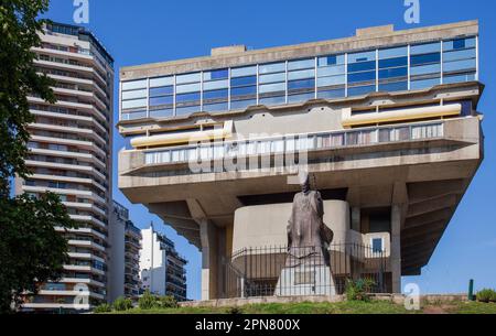 Argentinien, Buenos Aires. Die Nationalbibliothek oder Biblioteca Nacional im Recoleta-Viertel wurde in den 1970er Jahren vom Militär gebaut, nachdem sie Destr hatten Stockfoto
