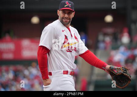 St. Louis Cardinals erster Baseman Paul Goldschmidt lächelt nach einem Spiel gegen die Pittsburgh Pirates im dritten Inning im Busch Stadium in St. Louis am Sonntag, den 16. April 2023. Foto: Bill Greenblatt/UPI Stockfoto