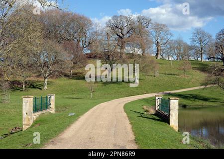 Blick auf die Überreste von William Marshal's Castle im Hamstead Park vom öffentlichen Fußweg aus gesehen, Hamstead Marshall, Newbury, Berkshire, England, UK Stockfoto