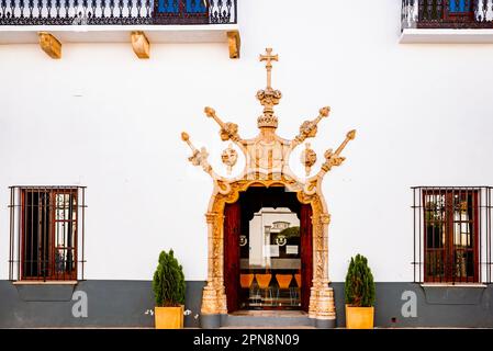 Haupttür im Manueline-Stil. Palacio de los Duques de Cadaval, Stadtpalast. Das Rathaus Von Olivenza. Olivenza, Badajoz, Extremadura, Spanien, Europa Stockfoto
