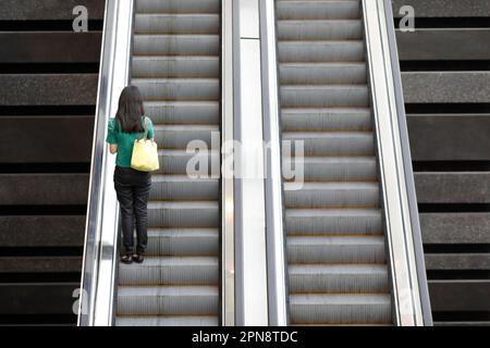 Rolltreppen im Nationalmuseum von Singapur. Singapur. Stockfoto