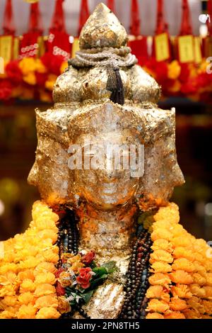 Buddha-Statue in einem buddhistischen Tempel. Singapur. Stockfoto